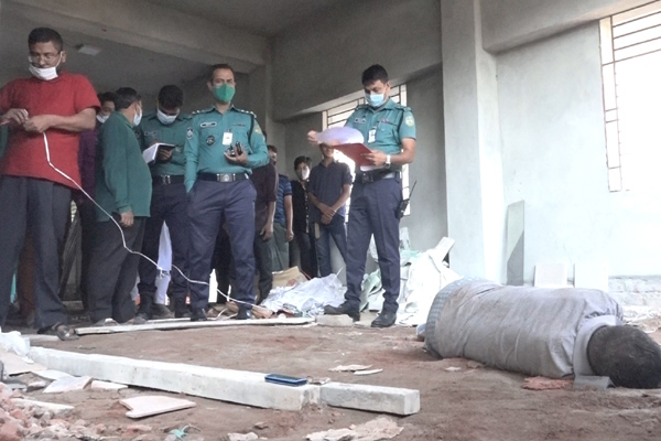 বরিশালে নির্মাণাধীন ভবনের নিচ থেকে টাইলস মিস্ত্রির লাশ উদ্ধার

