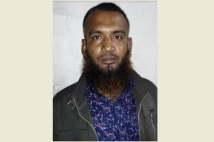 বরিশালে নেশা জাতীয় ৯০৫ পিস ইনজেকশনসহ যুবক আটক