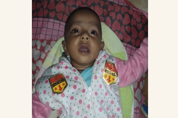 কুড়িয়ে পাওয়া শিশুটিকে দত্তক নিতে চায় নিঃসন্তান দম্পতি