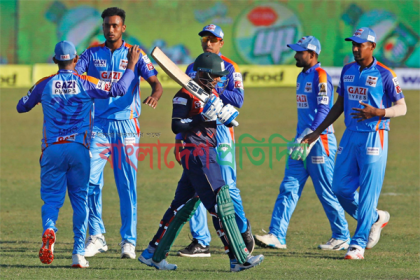 তামিমের বরিশালকে হারিয়ে টানা তৃতীয় জয় চট্টগ্রামের