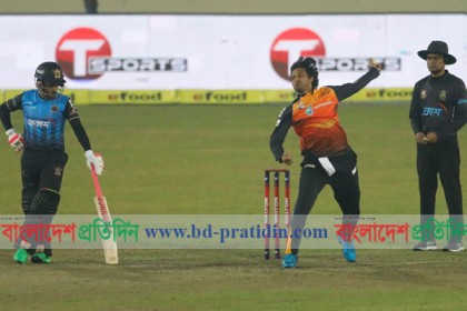 ঢাকাকে হারিয়ে জয়ে ফিরল খুলনা

