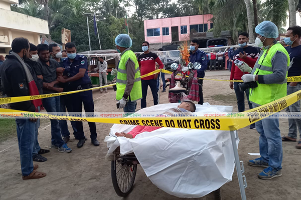 খুলনায় এএসআই’র শিশু পুত্রকে হত্যার নেপথ্যে ‘পরকীয়া সম্পর্ক’