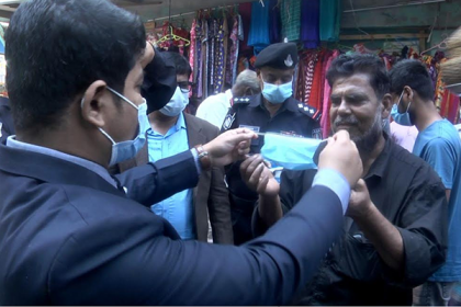 বরিশালে স্বাস্থ্যবিধি না মানায় ৩৪ জনের জরিমানা