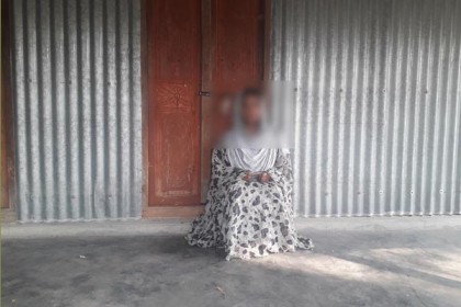 কালিয়াকৈরে বিয়ের দাবিতে প্রেমিকের বাড়িতে তরুণী