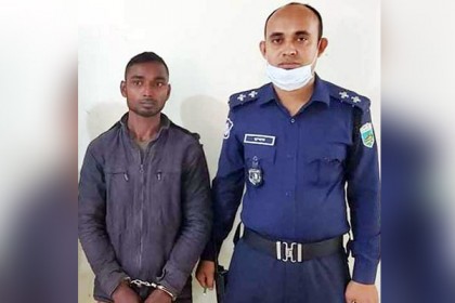 বগুড়ায় গোপনে গৃহবধূর গোসলের ভিডিও ধারণ, যুবক গ্রেফতার