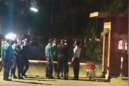 মার্কিন দূতাবাসের পাশে পড়ে থাকা ব্যাগে মিলল ছুরি-ম্যাচ বাক্স 

