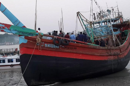 বাংলাদেশ জলসীমা থেকে ১৭ ভারতীয় জেলে আটক, কারাগারে প্রেরণ