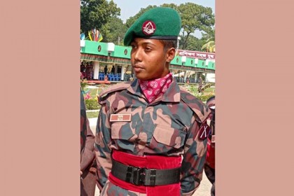 বিজিবির অস্ত্র চালনায় প্রথমবারের মতো সেরা হলেন নারী

