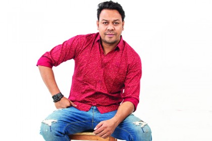 এই প্রথম বিজ্ঞাপনে শিমুল খান