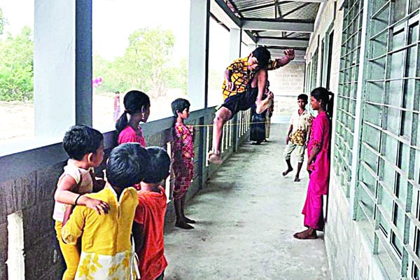 ভাসানচরে মুক্ত জীবনে রোহিঙ্গারা