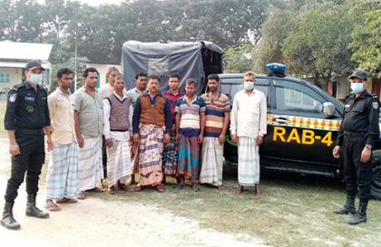 সাভার ও আশুলিয়ায় পৃথক ঘটনায় মাদক ব্যবসায়ীসহ ১১ জন আটক