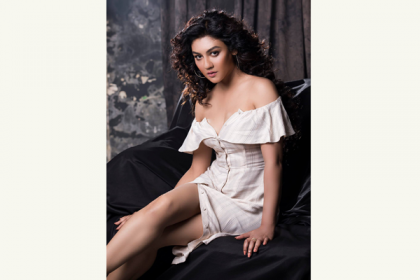 পোশাক এবং বয়স নিয়ে ট্রোলের মুখে জয়া 