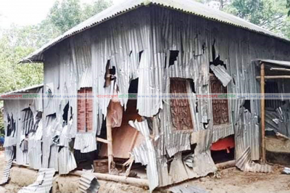 বোয়ালমারীতে সাবেক দুই চেয়ারম্যানের সমর্থকদের মধ্যে সংঘর্ষ, আহত ১৫