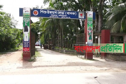 যশোর শিশু উন্নয়ন কেন্দ্রে জানালা ভেঙে পালাল ৮ বন্দি শিশু