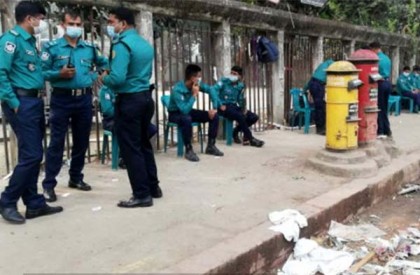 শিক্ষকদের লাঠিপেটা করে প্রেসক্লাব থেকে তাড়িয়ে দেয়ার অভিযোগ

