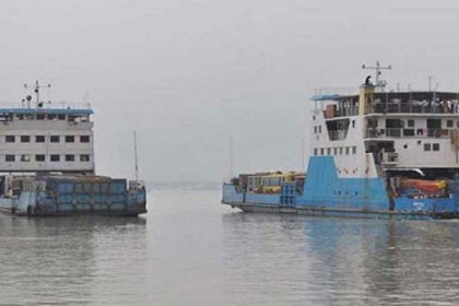 পাটুরিয়া-দৌলতদিয়ায় ১১ ঘণ্টা পর ফেরি চলাচল শুরু