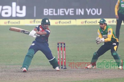 রানের পাহাড় গড়েও বরিশালের বিপক্ষে রাজশাহীর হার