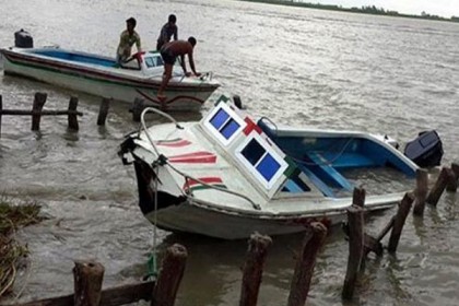 মেঘনায় ট্রলার-স্পিডবোটের সংঘর্ষে এডিসিসহ আহত ৬