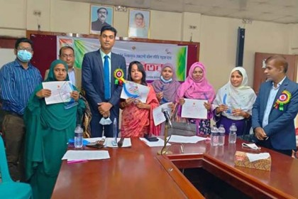 রোকেয়া দিবসে পাকুন্দিয়া উপজেলায় ৬ জনকে জয়িতা সম্মাননা প্রদান

