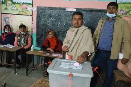 বগুড়ায় উপজেলা মহিলা ভাইস চেয়ারম্যান
পদে উপনির্বাচনে ভোটগ্রহণ