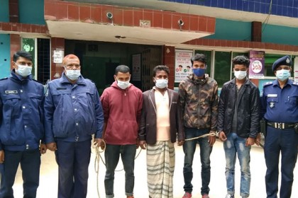 পুলিশ পরিচয়ে অপহরণ করে মুক্তিপণ দাবি, গ্রেফতার ৩