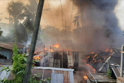 বেগমগঞ্জে ট্রান্সফরমার বিস্ফোরণ থেকে আগুন