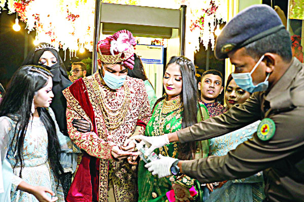 বিয়ের মৌসুমে সতর্ক আয়োজন