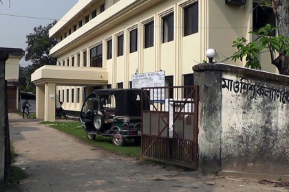 ঝালকাঠিতে ৩ দাবিতে স্বাস্থ্যকর্মীরা মাঠে