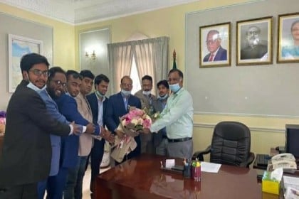 নবনিযুক্ত রাষ্ট্রদূতের সাথে ওমান শাখা যুবলীগের সাক্ষাৎ 