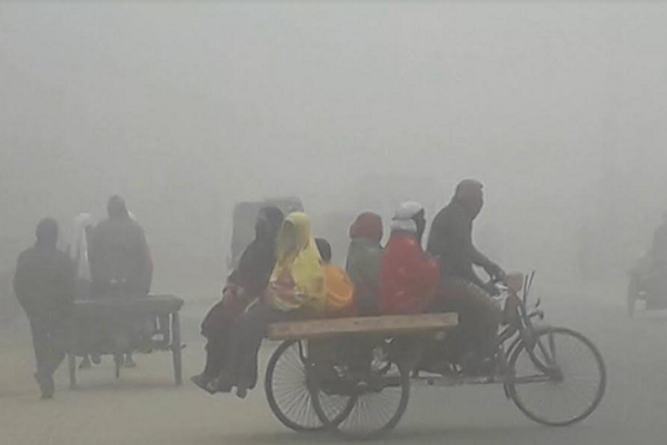 ঘন কুয়াশায় আচ্ছন্ন পঞ্চগড়
