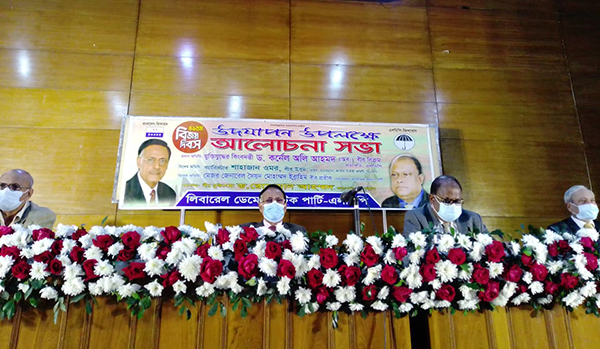 বর্তমানে ইজ্জত-সম্মান নিয়ে বেঁচে থাকাটাই কঠিন: কর্নেল অলি 