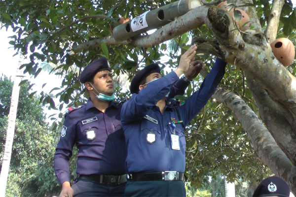 পাখি রক্ষায় গাছে গাছে মাটির কলস