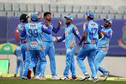 বড় ব্যবধানে ঢাকাকে হারিয়ে ফাইনালে চট্টগ্রাম

