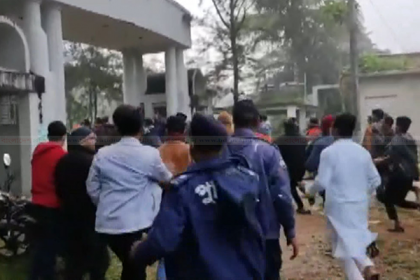 ফেনীতে ছাত্রলীগ ও ছাত্রদলের সংঘর্ষ, আহত ৮