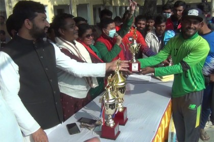 হিলিতে ক্রিকেট টুর্নামেন্টের ফাইনাল খেলা অনুষ্ঠিত