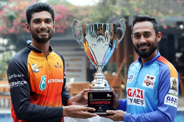 খুলনা-চট্টগ্রামের শিরোপার লড়াই

