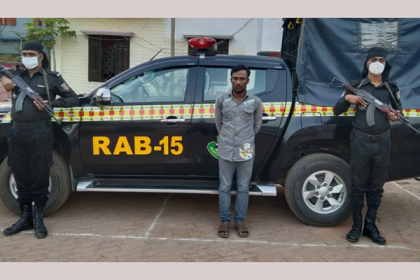 টেকনাফে ইয়াবাসহ এক রোহিঙ্গা আটক