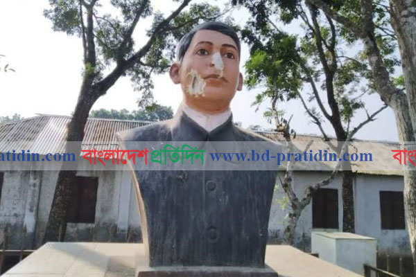 কুষ্টিয়ায় বিপ্লবী বাঘা যতীনের ভাস্কর্য ভাঙচুর