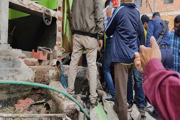 নারায়ণগঞ্জে সেপটিক ট্যাংক বিস্ফোরণ, ভবন মালিকের বিরুদ্ধে মামলা