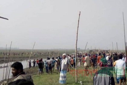 মাইকে ঘোষণা দিয়ে দফায় দফায় সংঘর্ষ, আহত অর্ধ-শতাধিক