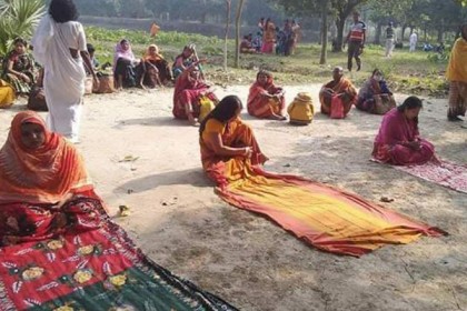 আঁচল বিছিয়ে নিঃসন্তান নারীর সন্তান লাভের আশা!
