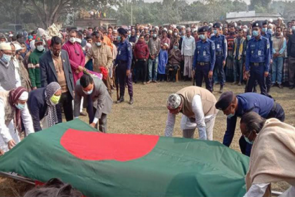 বীর মুক্তিযোদ্ধা আব্দুল বারিকে রাষ্ট্রীয় মর্যাদায় দাফন