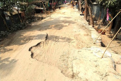বগুড়ায় বন্যায় ভাঙনে ২০ কিলোমিটার সড়ক বেহাল 
