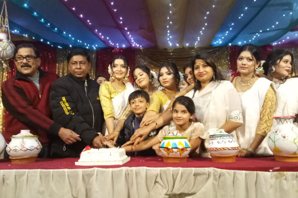 দিনাজপুরে বর্ণিল পিঠা উৎসব