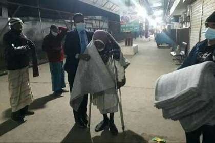 রাতে কম্বল নিয়ে ছুটে গেলেন আখাউড়ার ইউএনও