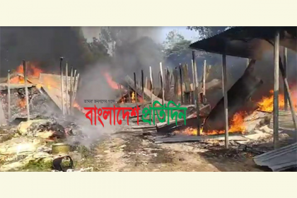 গাজীপুরে সুতার কারখানা ও তুলার গুদামে অগ্নিকাণ্ড 