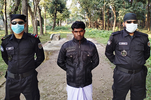 কিশোরগঞ্জে ইয়াবাসহ মাদক ব্যবসায়ী আটক