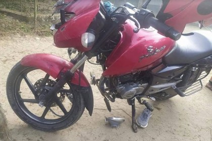 শ্রীপুরে ট্রাকের সাথে সংঘর্ষে মোটরসাইকেল চালক নিহত