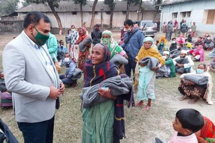 ঠাকুরগাঁওয়ে শীতার্তদের মাঝে শীতবস্ত্র বিতরণ