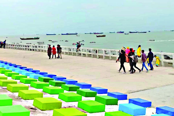 সাগরতীরের অপরূপ অপ্সরী পতেঙ্গা সৈকত